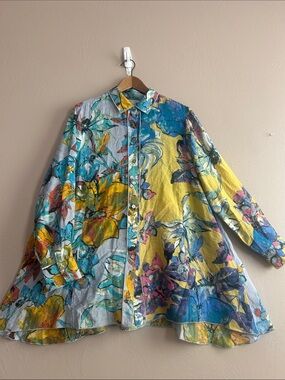 John Mark Women’s Floral Lightweight Button-Up  Tunic Yellow & Blue. Size Large.